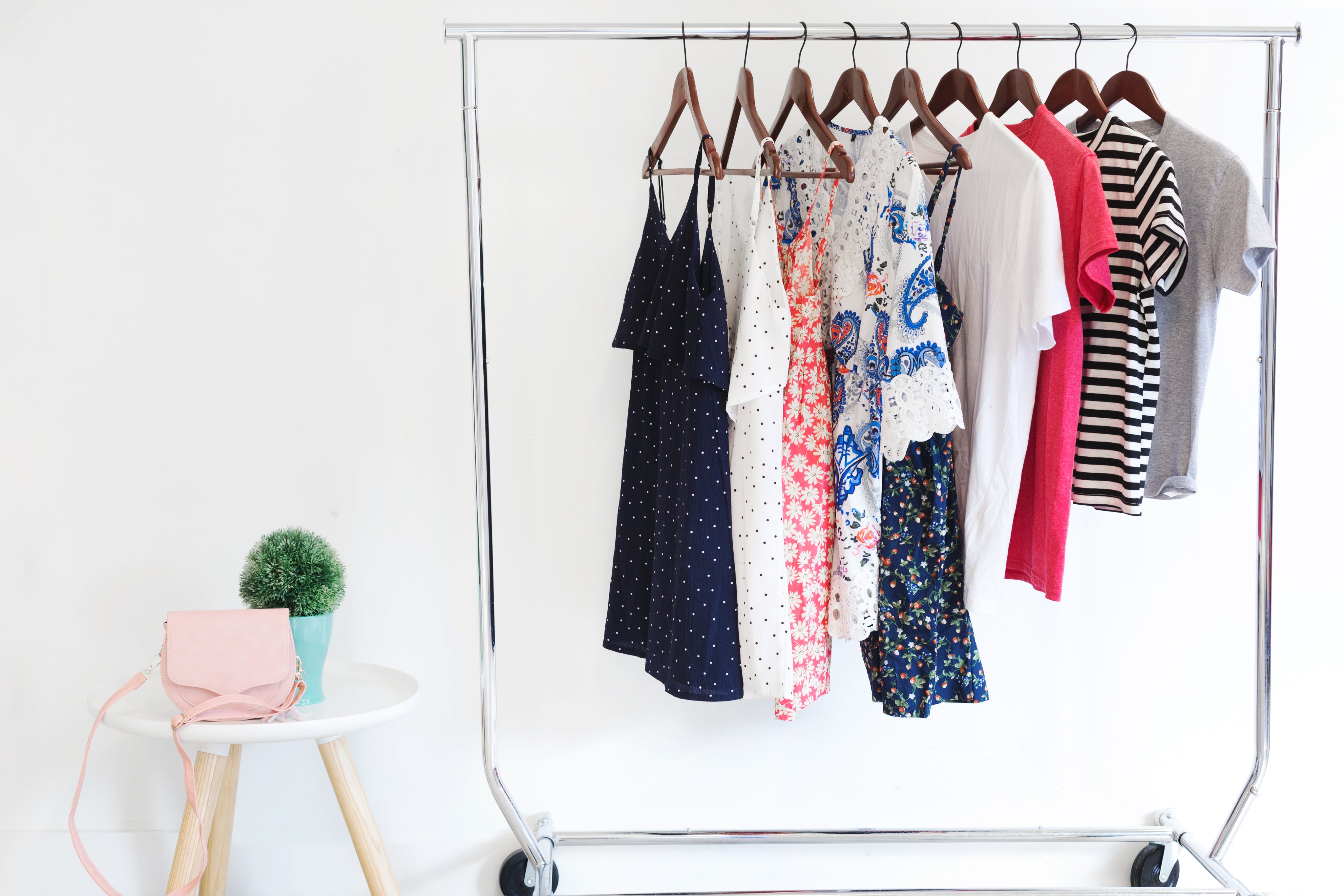 files/rack-of-womens-clothing.jpg
